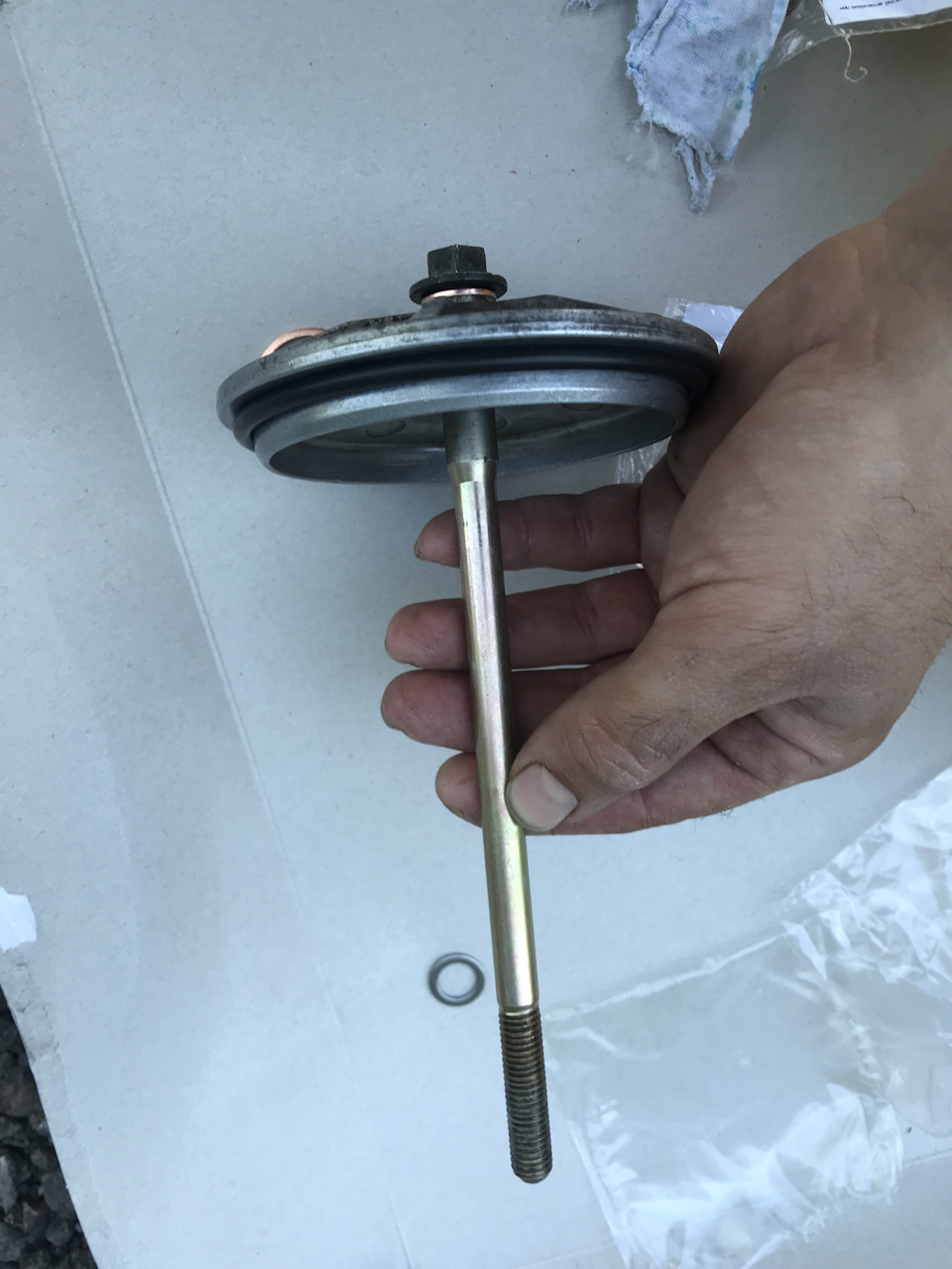 Резиночка и колечко медное крышки фильтра на месте — Mercedes-Benz S-Class (W126)