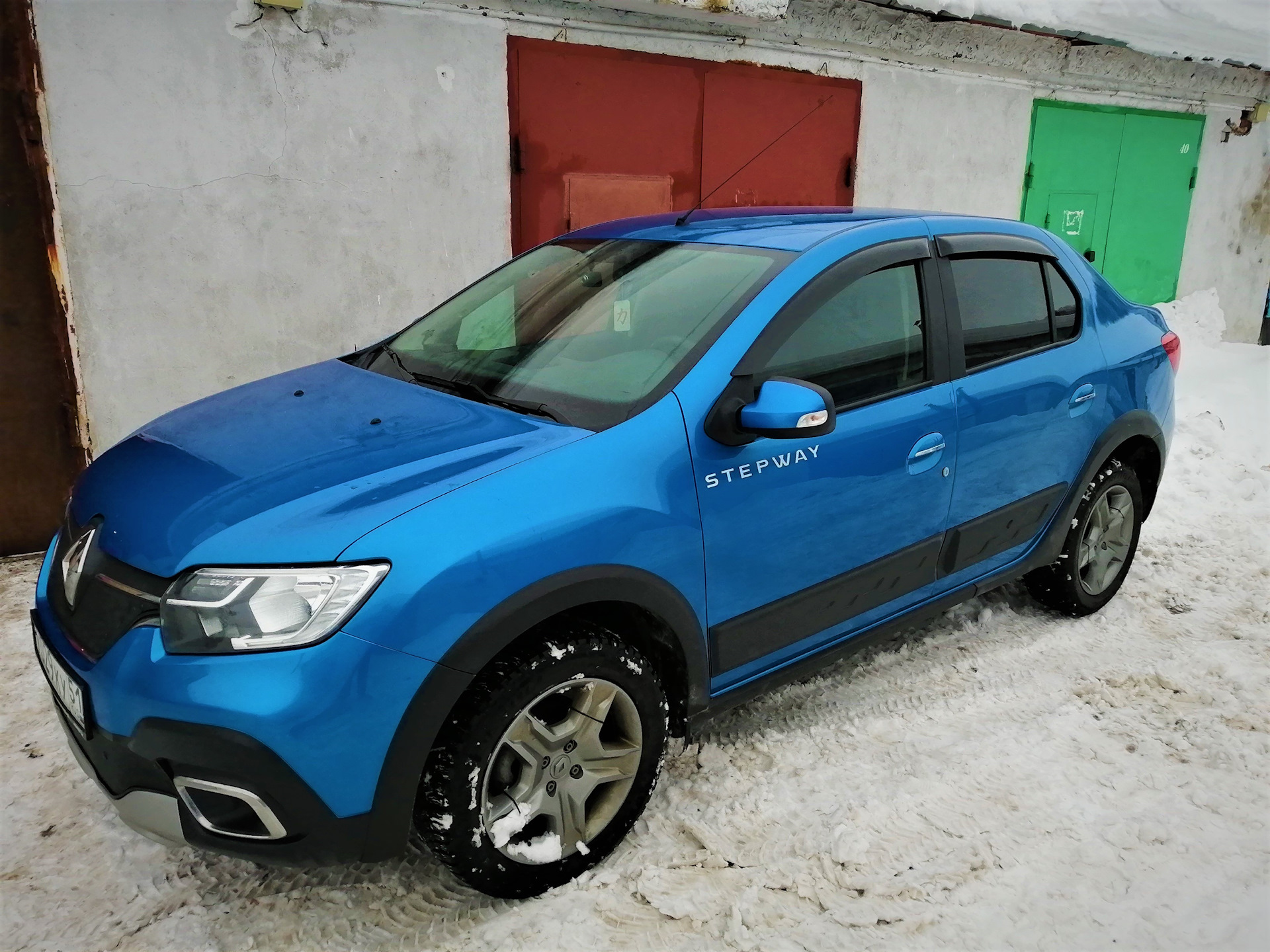 Молдинги на двери. — Renault Logan Stepway, 1,6 л, 2018 года | тюнинг |  DRIVE2