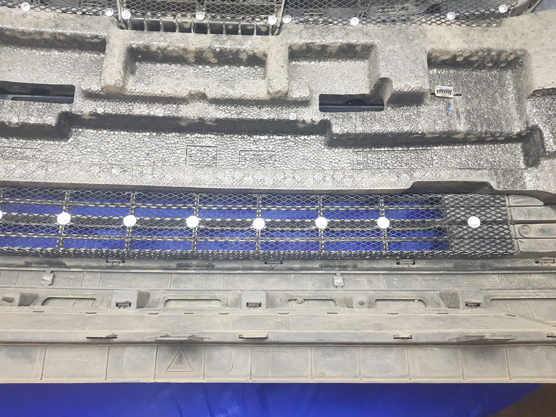 защитная сетка в бампер и волговские гудки — Hyundai Creta (1G), 1,6 л ...