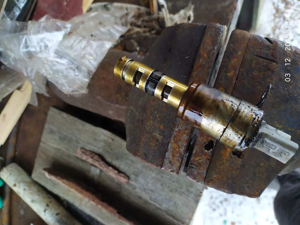 Чистка клапана фазорегулятора, и приятности. Записть №11 — Renault ...