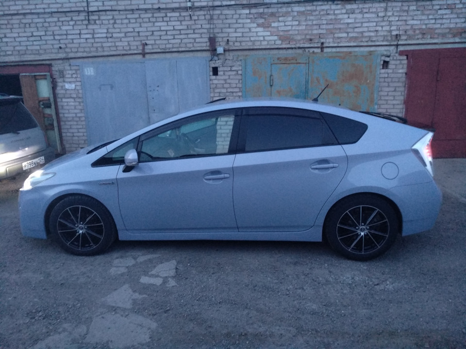 Тонировка и наклейки — Toyota Prius (30), 1,8 л, 2011 года | стайлинг ...