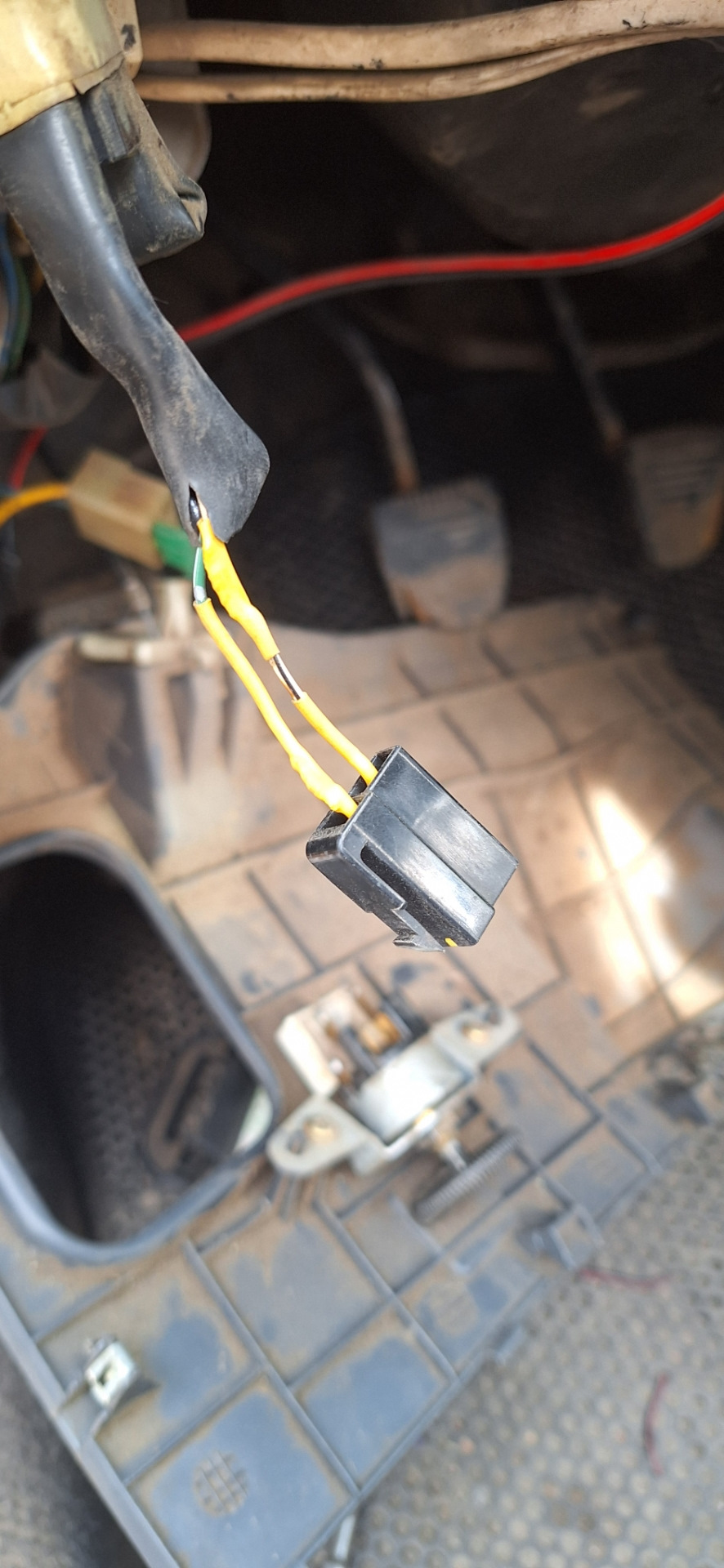 Поиск причины нерабочего датчика топлива — Toyota Carina E, 1,6 л, 1995 ...