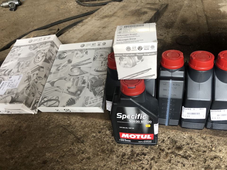 Задние ступичные подшипники, стойки стабилизатора, ТО и ещё чего-то там ...