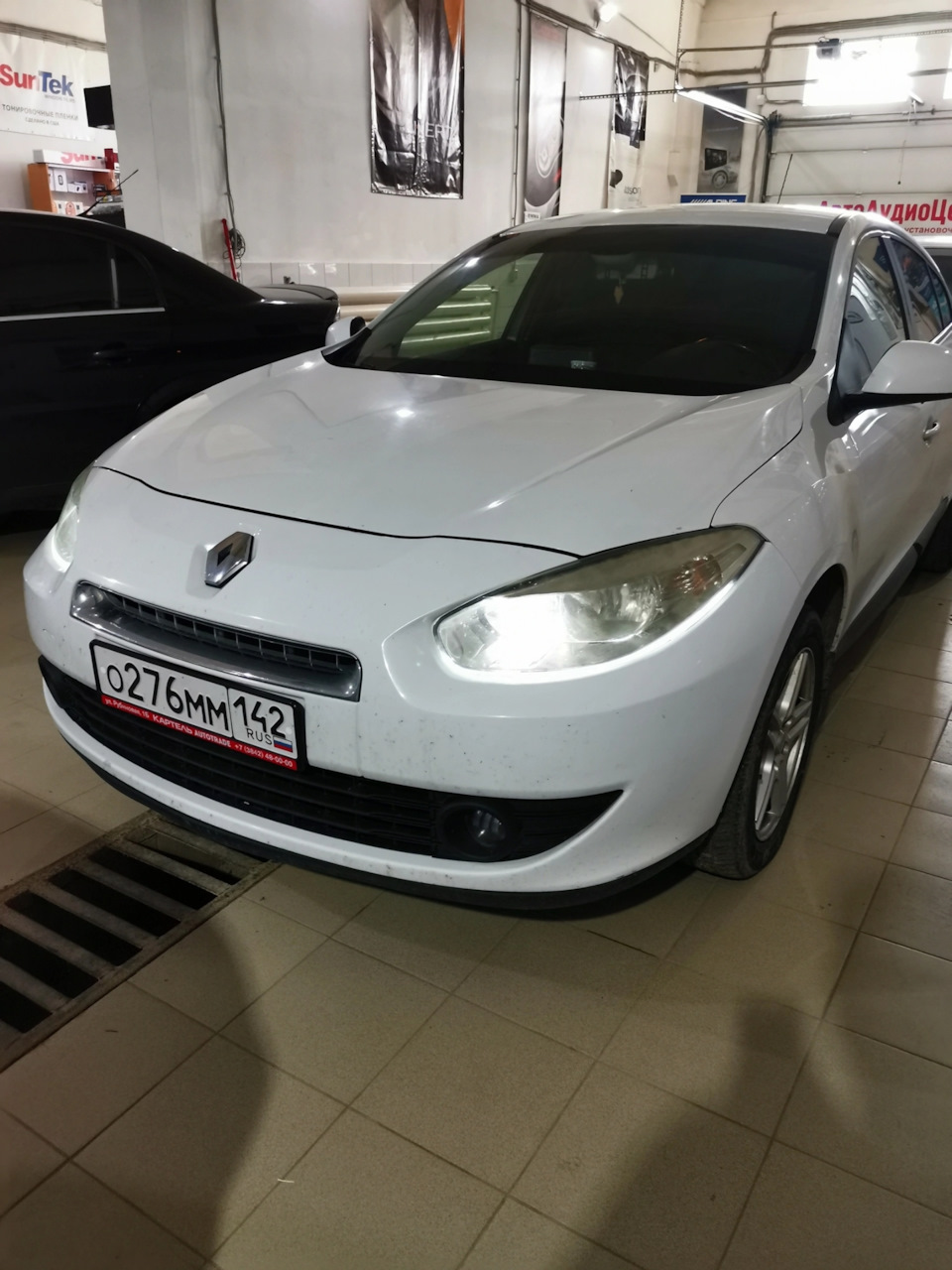 Установка дхо с поворотником под фару — Renault Fluence, 1,6 л, 2012 ...