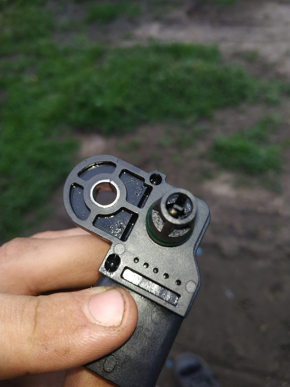 Датчик давления в впускном коллекторе Opel Astra H 1.3 CDTI — Opel ...