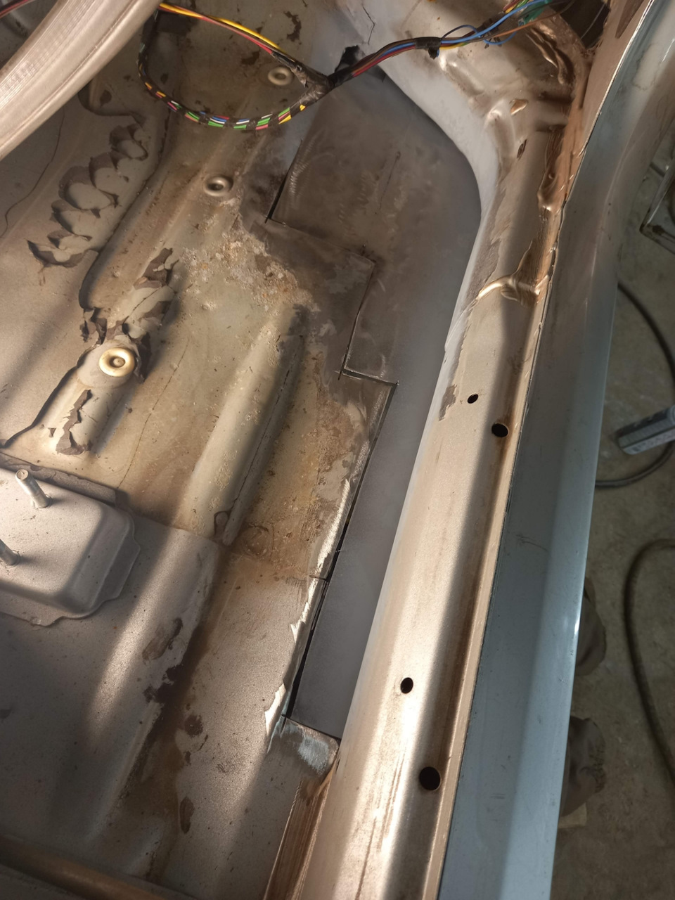 Выглядит как то так — Lada Приора универсал