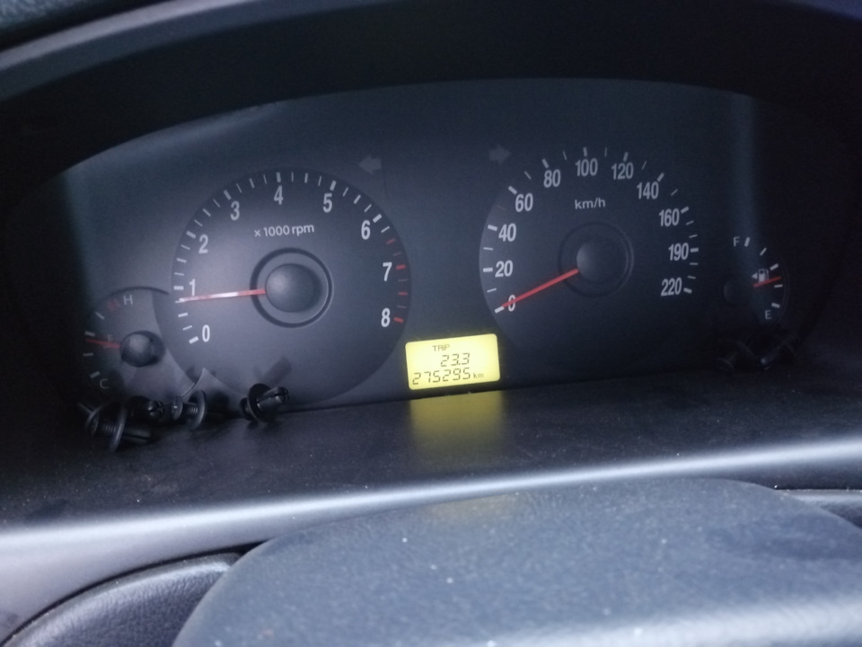 Не горит подсветка кнопок и понели приборов . может кто подскажет в чем ...