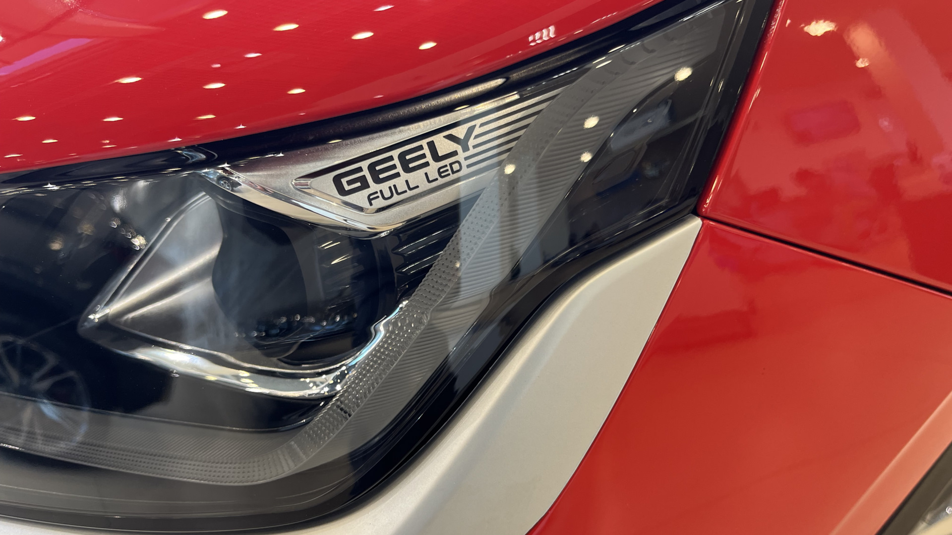 подкапотное пространство geely coolray