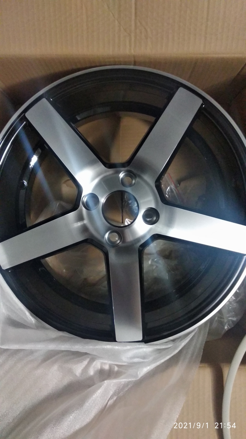 Диски Vossen на зиму. — Lada Vesta SW Cross (1G), 1,6 л, 2021 года ...