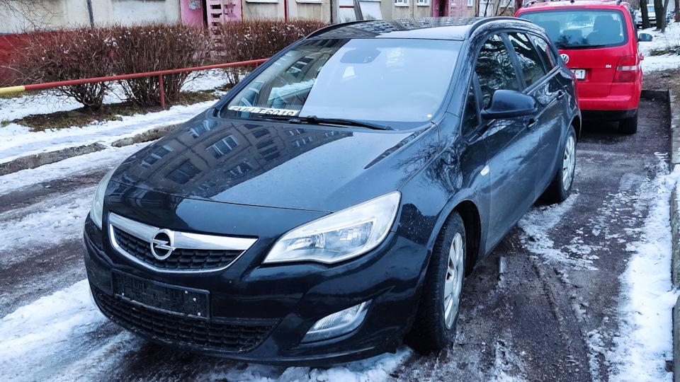 Открыт багажник — Opel Astra J, 1,3 л, 2011 года | электроника | DRIVE2