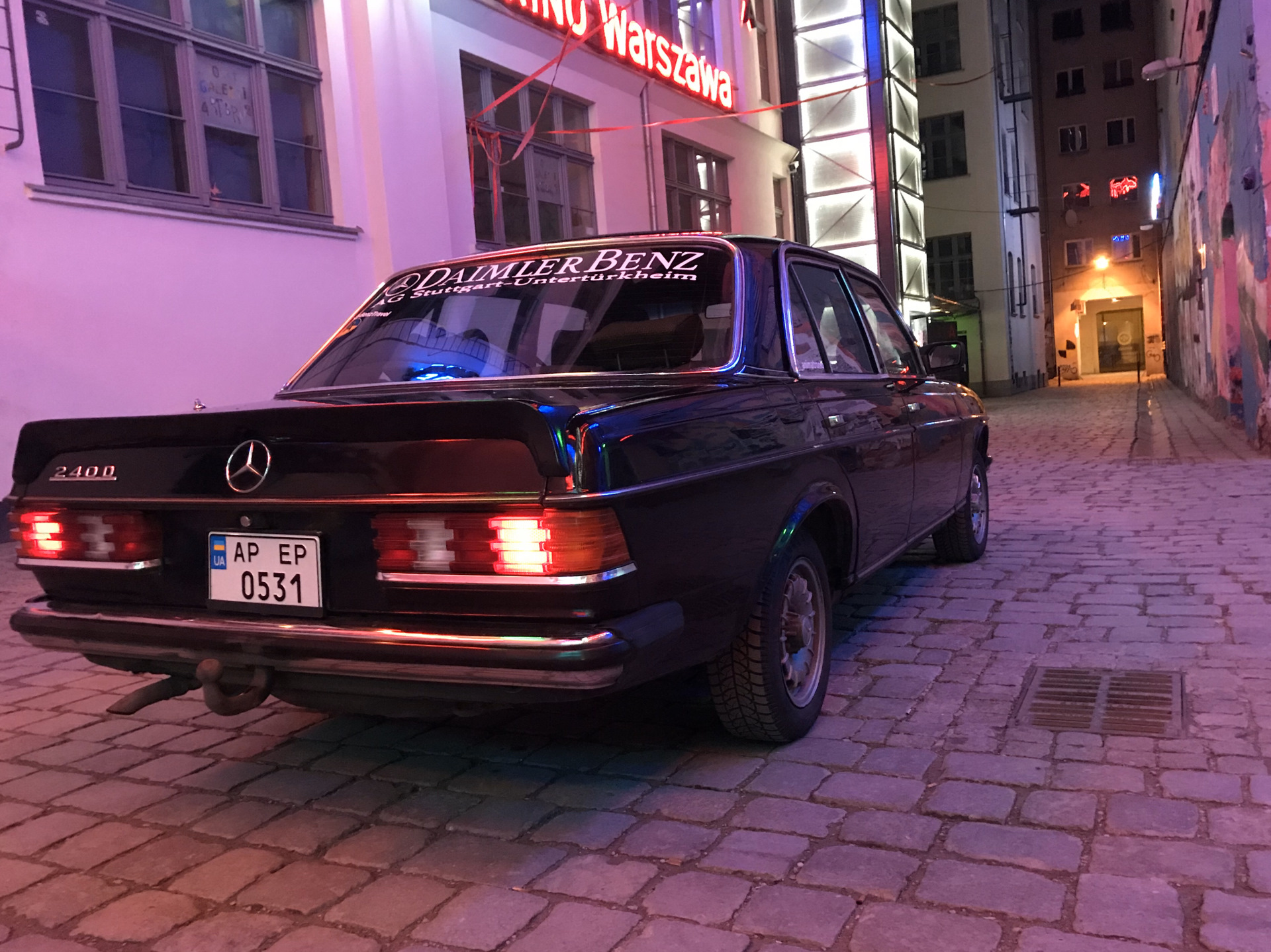 W123 черный