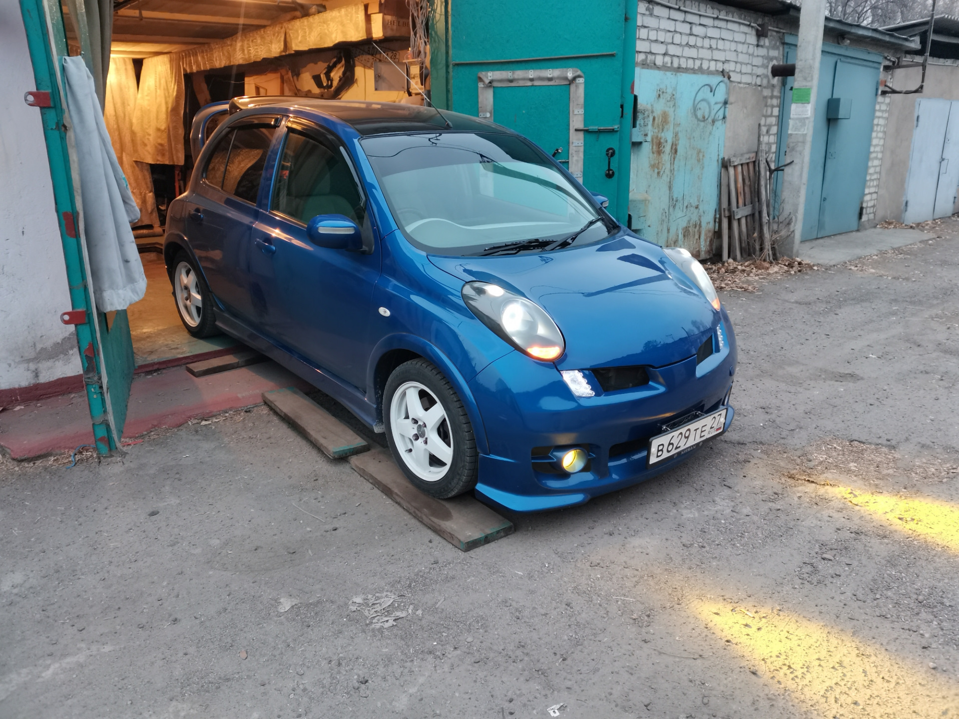 Nissan March k12 2002 РіРѕРґ