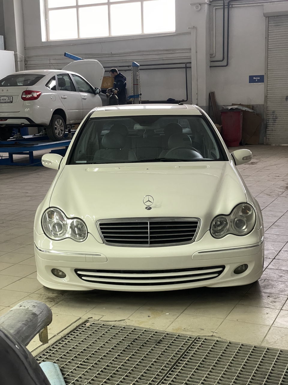 Мерцание панели и фар — Mercedes-Benz C-class (W203), 1,8 л, 2003 года |  электроника | DRIVE2