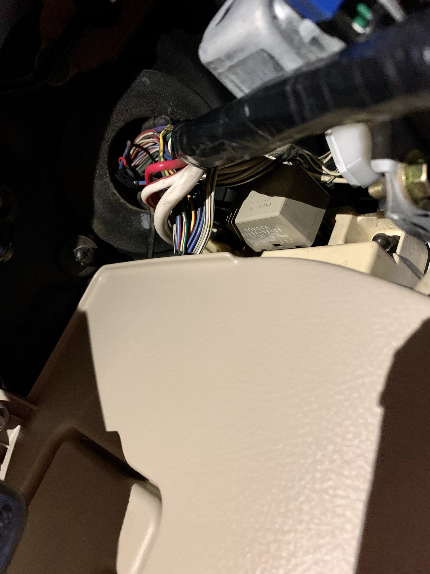 Реле вежливых поворотников🤪 — Toyota Mark II (110), 2 л, 2002 года ...