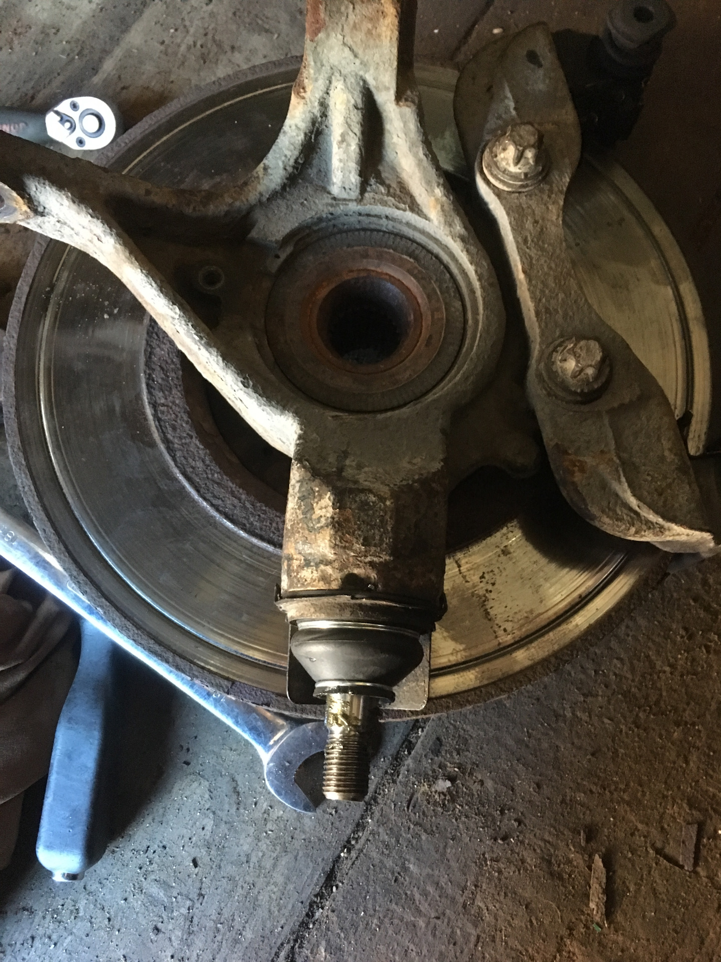 сайлентблоки передних рычагов sportage 2010. кронштейн сайлентблок freelander 2. 8610саленблок. сайлентблок паз рычага. сайлентблок переднего рычага задний fusion.