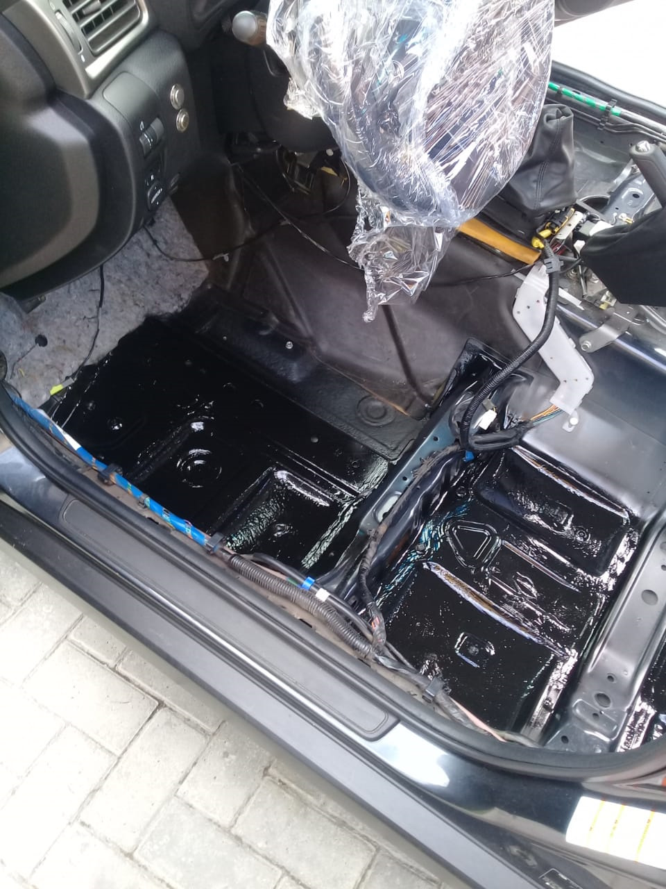 Ржавые петли и сюрприз под ковром — Subaru Forester (SH), 2 л, 2008 ...