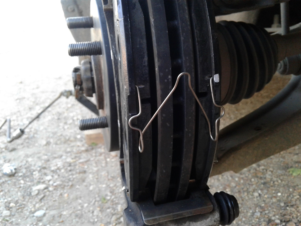 Стучат суппорта. Лечим — Dodge Caliber, 1,8 л, 2008 года | своими ...