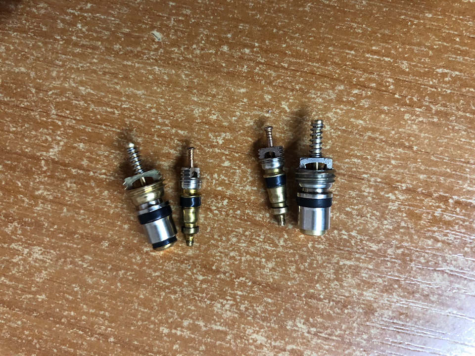 Новые слева — Citroen C4 (1G)