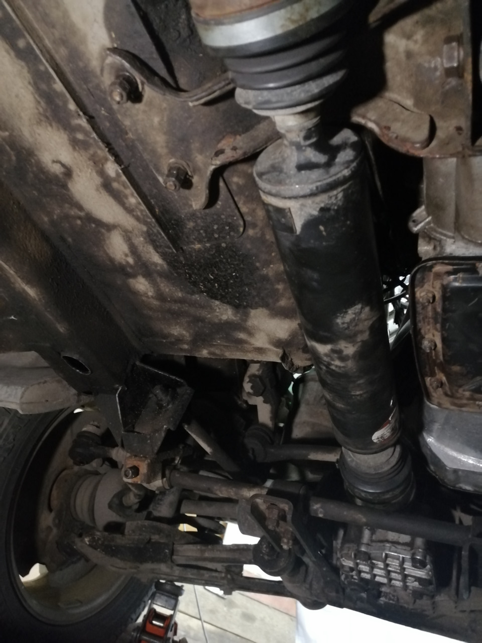 Карданы на шрусах "серп и молот" — Lada 4x4 5D, 1,7 л, 2010 года ...