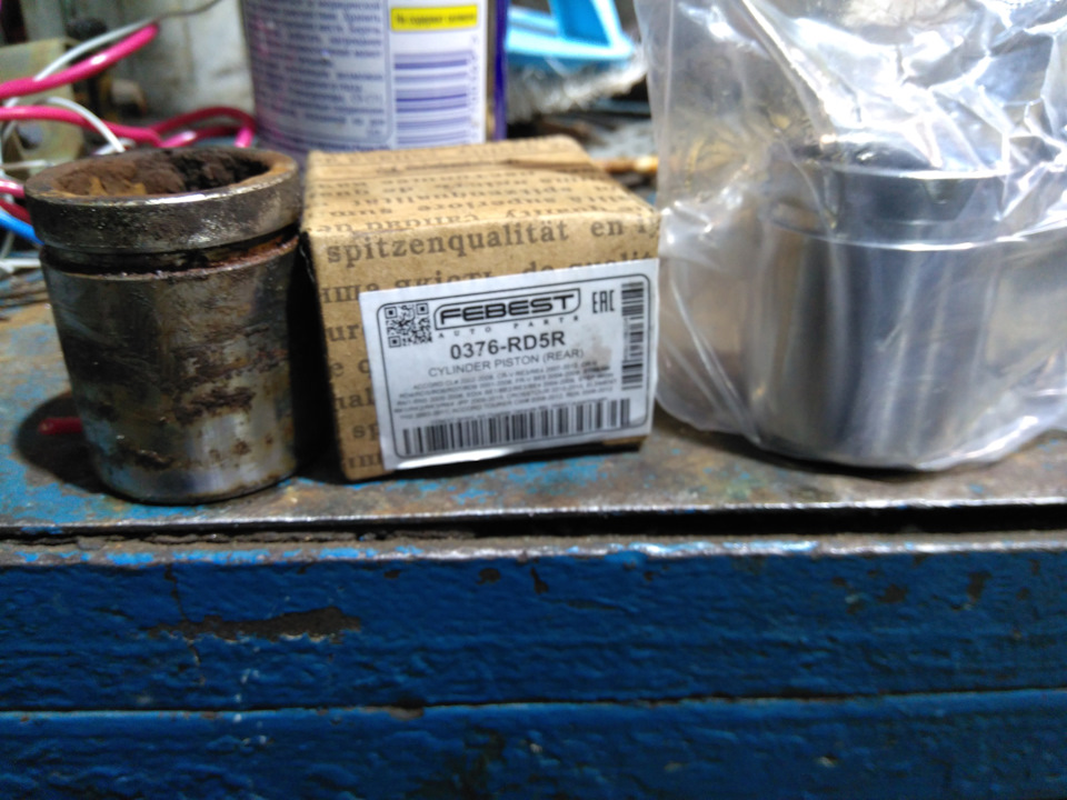 7. старый поршень очень устал)) — Honda Accord (8G). Запчасти на фото: 0376RD5R
