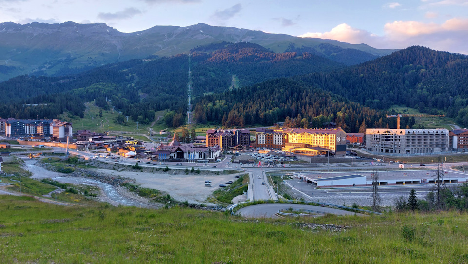 Адаптация не только про катание на канатке. Позже мы стали выходить в легки радиалки с небольшим рюкзаком и небольшим подъемом — Nissan X-Trail II (t31)