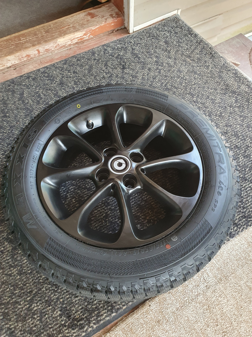 Обновил штатные колеса (комплект на зиму) — Smart forfour (2G), 1 л ...