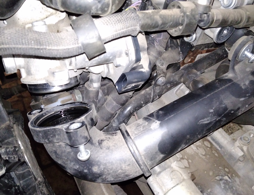 Чистка дроссельной заслонки двигателя CYKA — Skoda Octavia A7 Mk3, 2 л ...