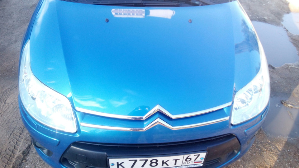 Капоте без покраски. Дефлектор капота Citroen c4 b7. Отзывная капот Citroen c4 b7. Спойлер на капот Ситроен с4 1.6 2007г. Ярис 1 пок покраска капота.