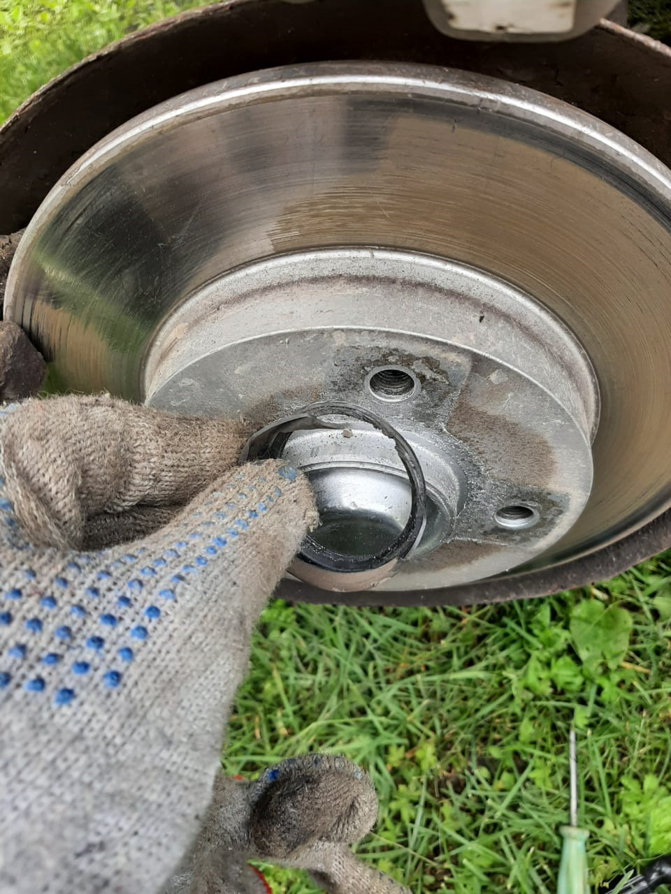 Замена пыльника заднего тормозного цилиндра — Citroen C4 (2G), 1,6 л ...