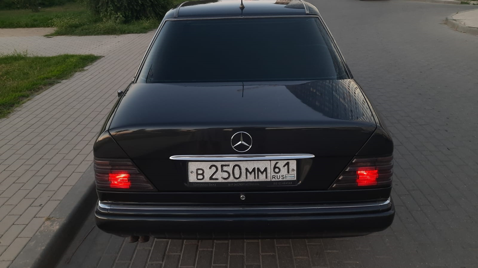 Продажа Mercedes-Benz E-class (W124) 1993 (бензин, АКПП) — с историей  обслуживания — DRIVE2.RU