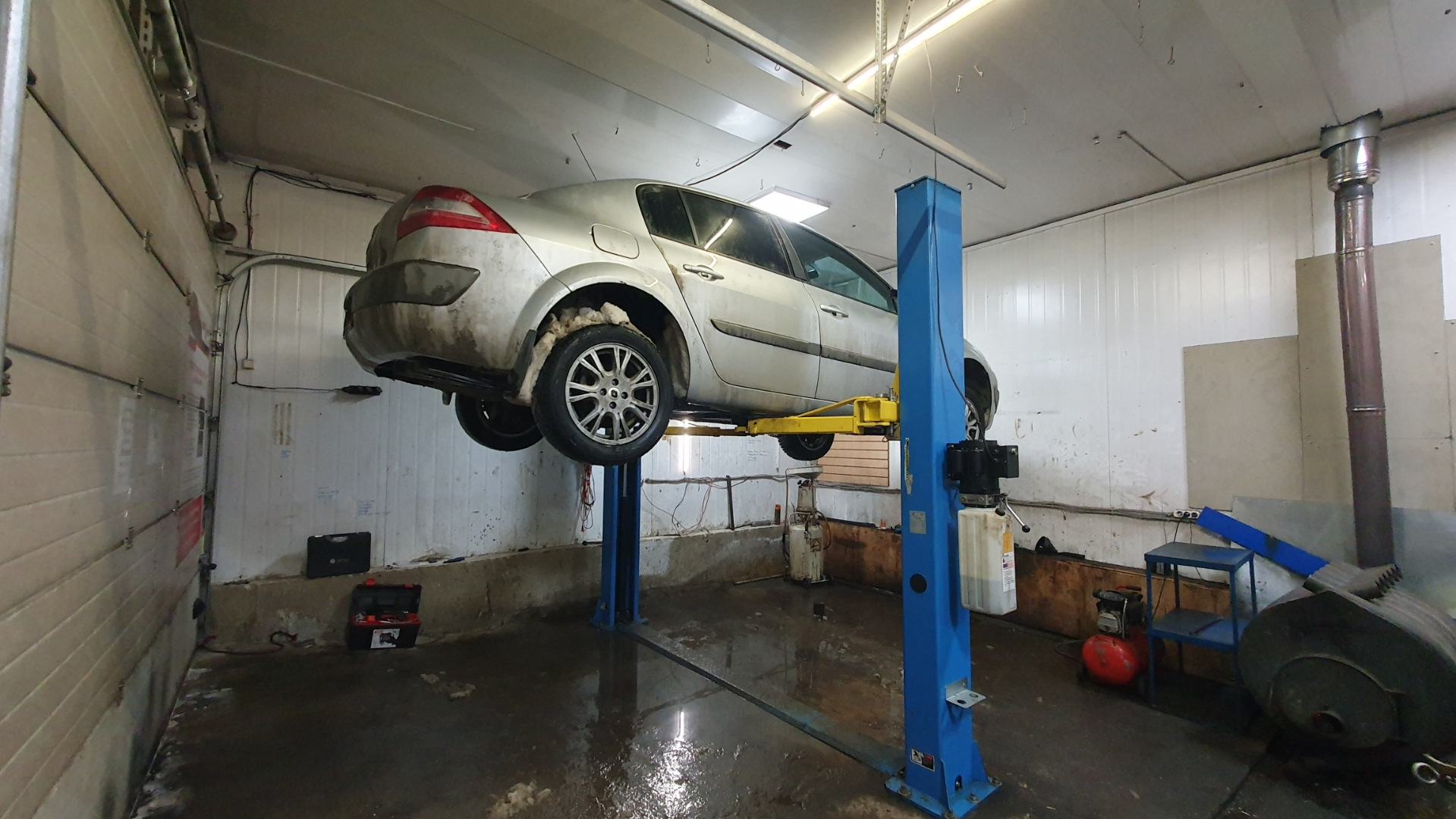 крутящееся колесо автомобиля. 2 крутящиеся машины. левитационные кольца ароматизатор. вращающийся освежитель воздуха в машину. Cutlass lowrider supreme wheels.