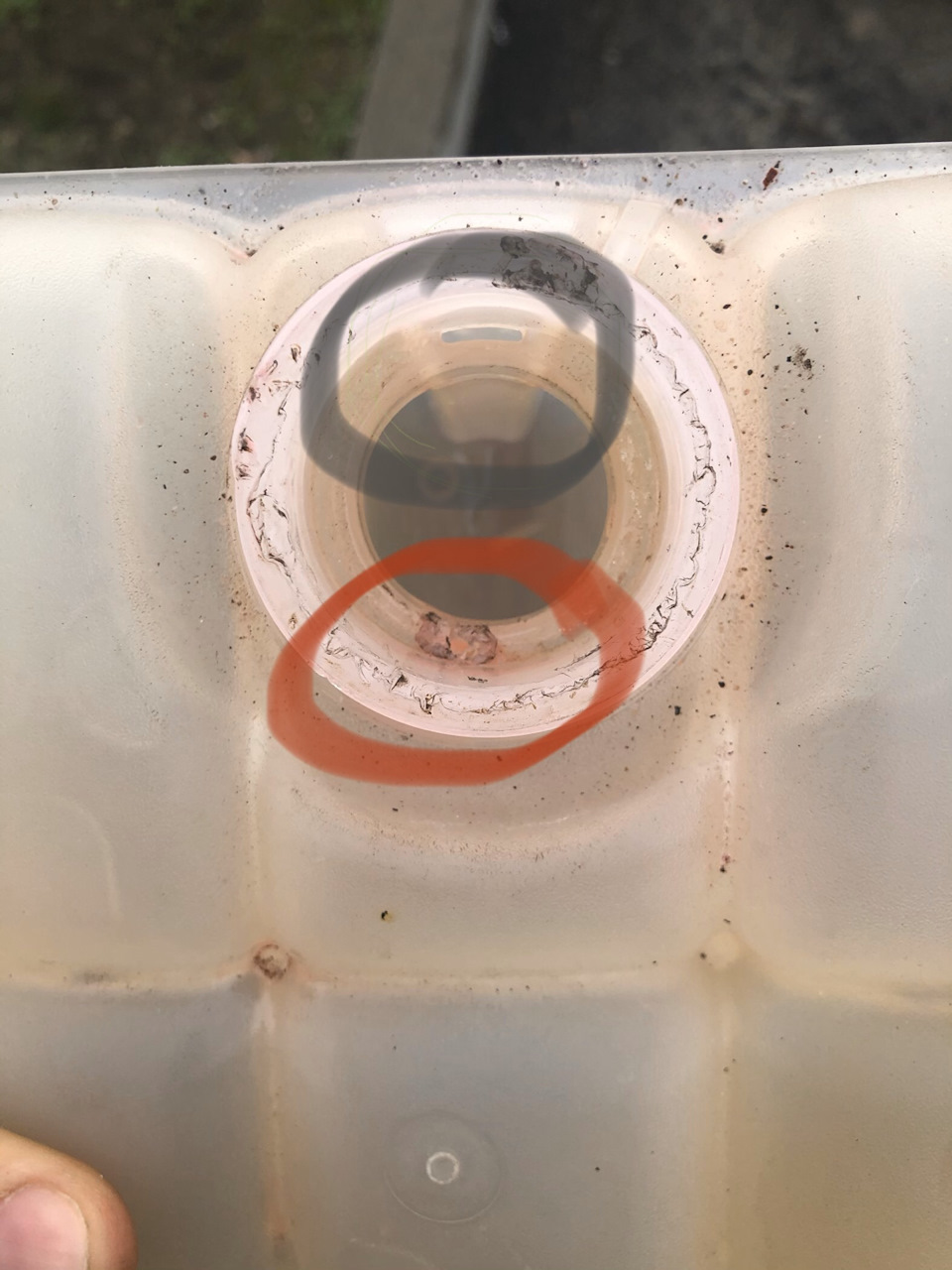 Бурлит в бачке ОЖ — Ford Focus Sedan III, 2 л, 2015 года | техосмотр ...