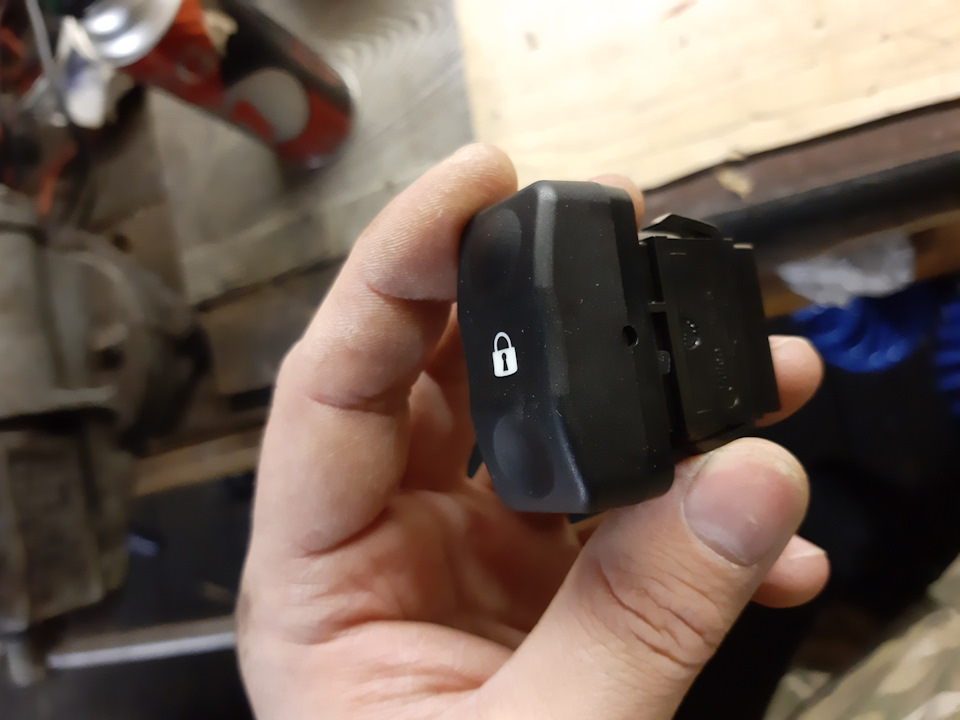 Замена ламп — Lada Ларгус, 1,6 л, 2014 года | аксессуары | DRIVE2