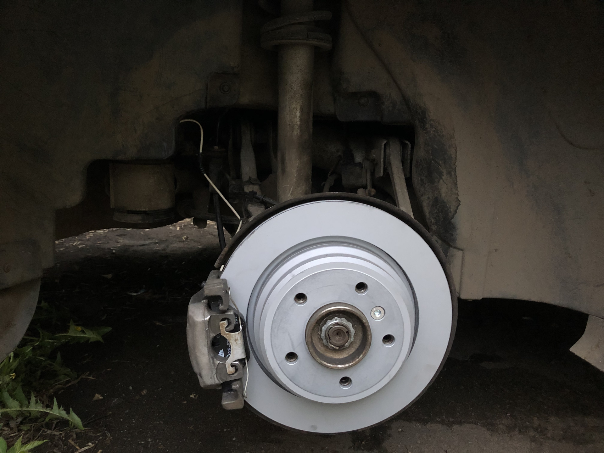 CHECK BRAKE LININGS ! — BMW 5 series (E39), 2,5 л, 2003 года | своими ...