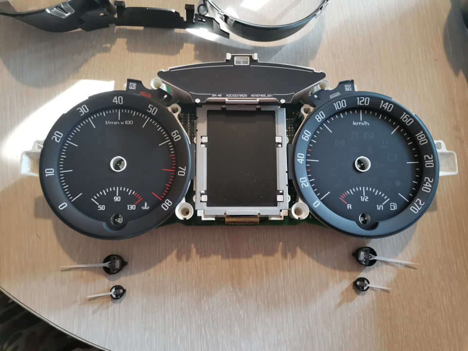 Пересвет стрелок приборной панели — Skoda Superb Mk2, 1,8 л, 2012 года ...