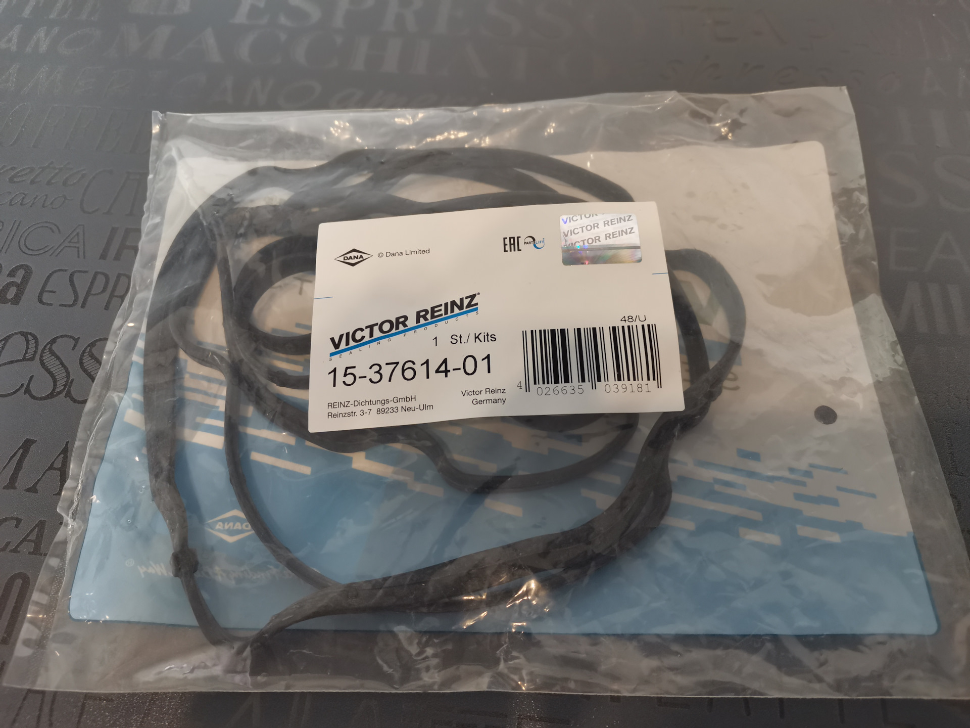 Замена прокладки клапанной крышки, натяжителя цепи, масла в ДВС и ...