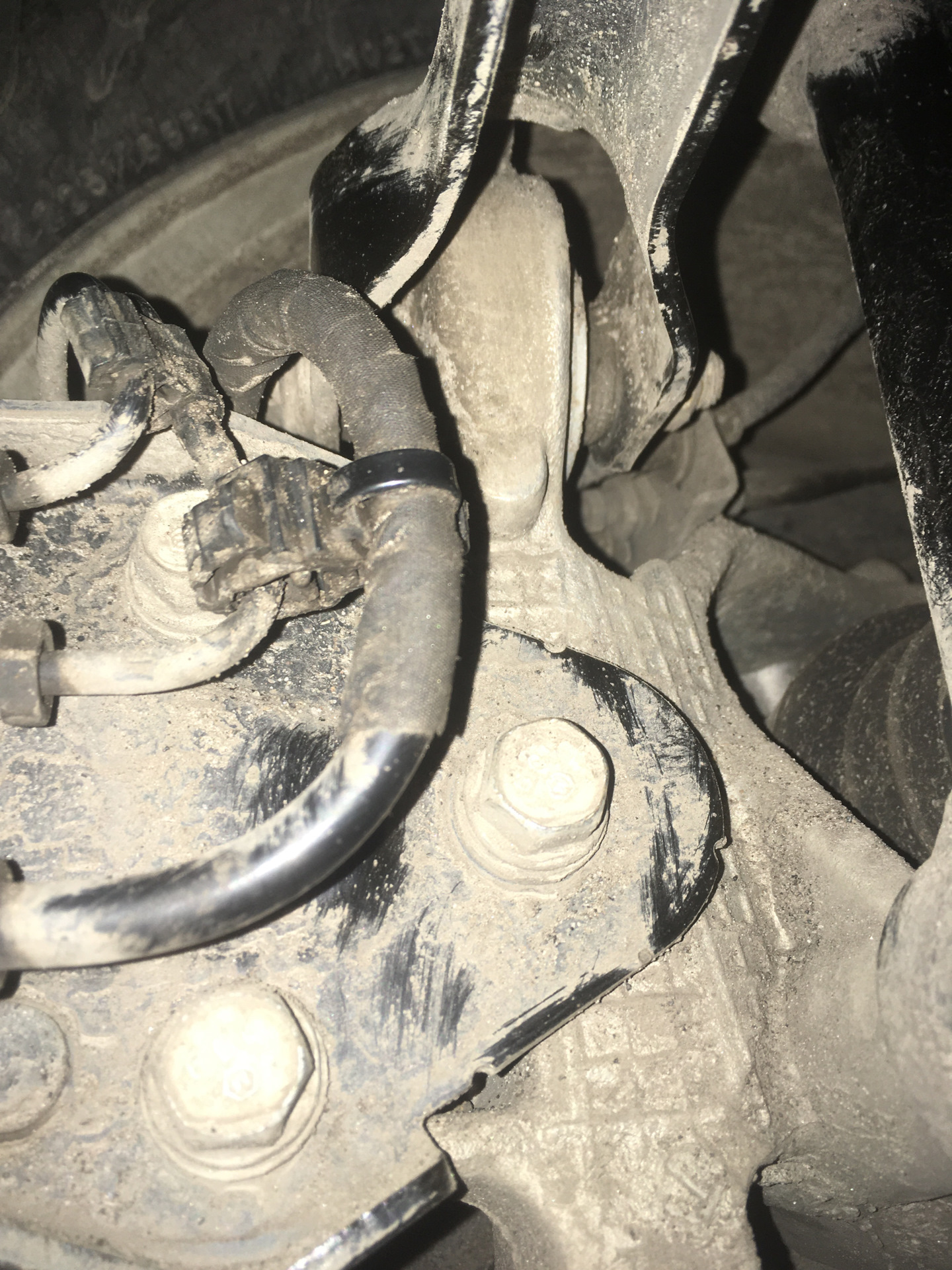 Люфт в заднем кулаке. — Jeep Cherokee (KL), 2,4 л, 2017 года | визит на ...