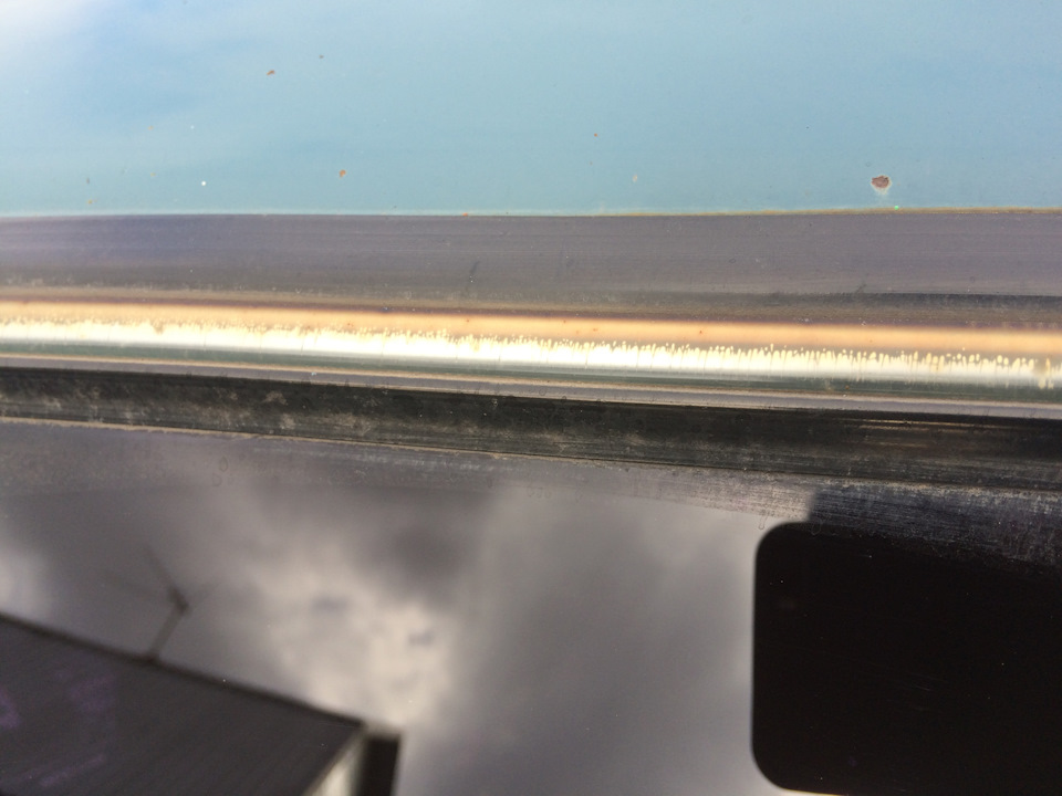 Чёрный замок стекла(клин) — Lada 2107, 1,6 л, 2005 года | тюнинг | DRIVE2