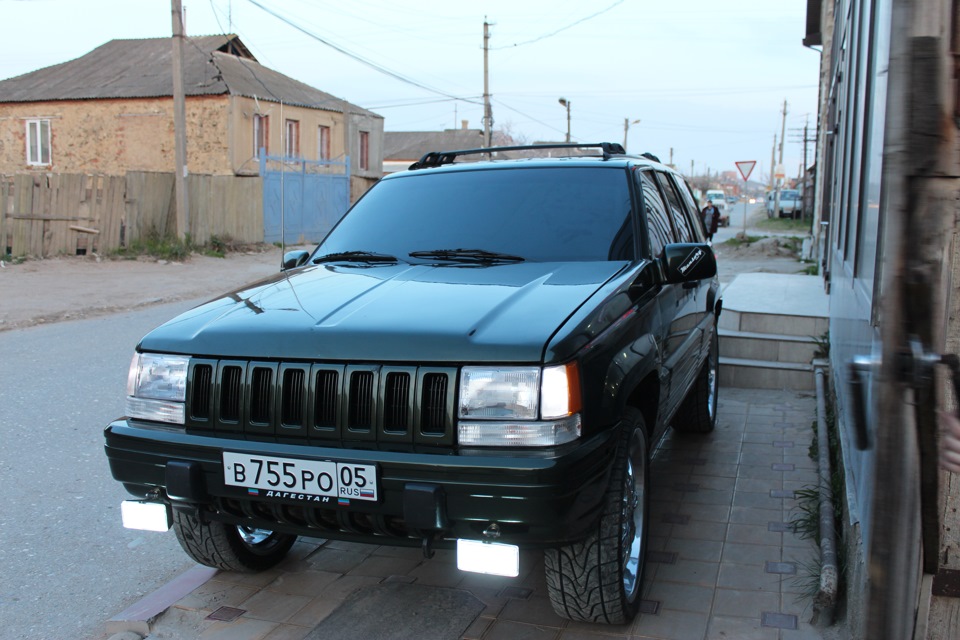 Jeep Grand Cherokee черный тонированный