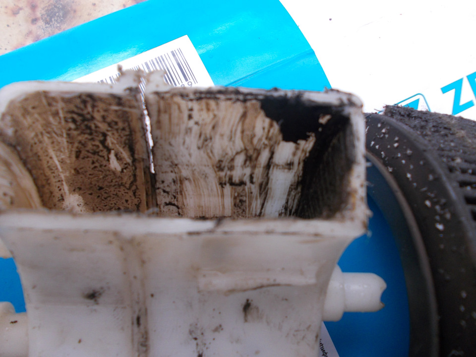 Картина маслом или "гудрон" в фильтре тонкой очистки бензонасоса. — DRIVE2