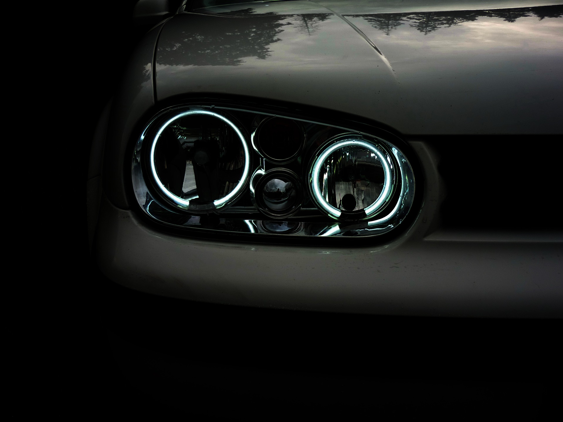 Ангельские глазки LED на Volkswagen Golf 4