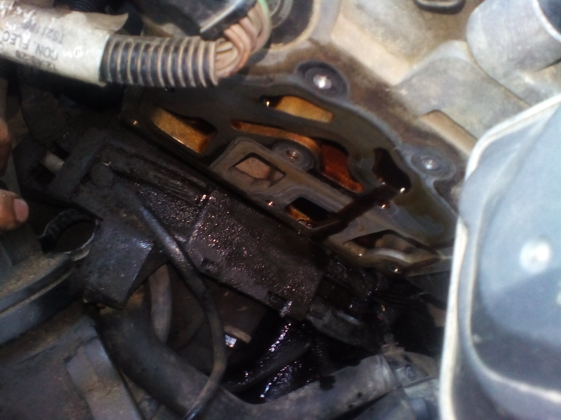 падают обороты меган 2