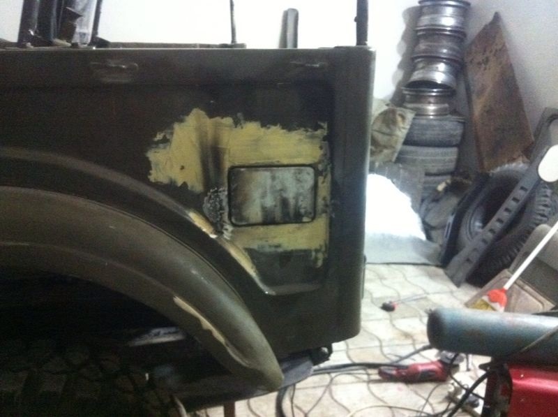 Крышка, заливная горловина бензобака, выключатель массы. — ГАЗ 69, 2,4 ...