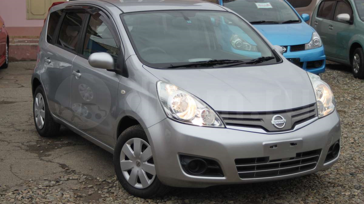 nissan note 2011