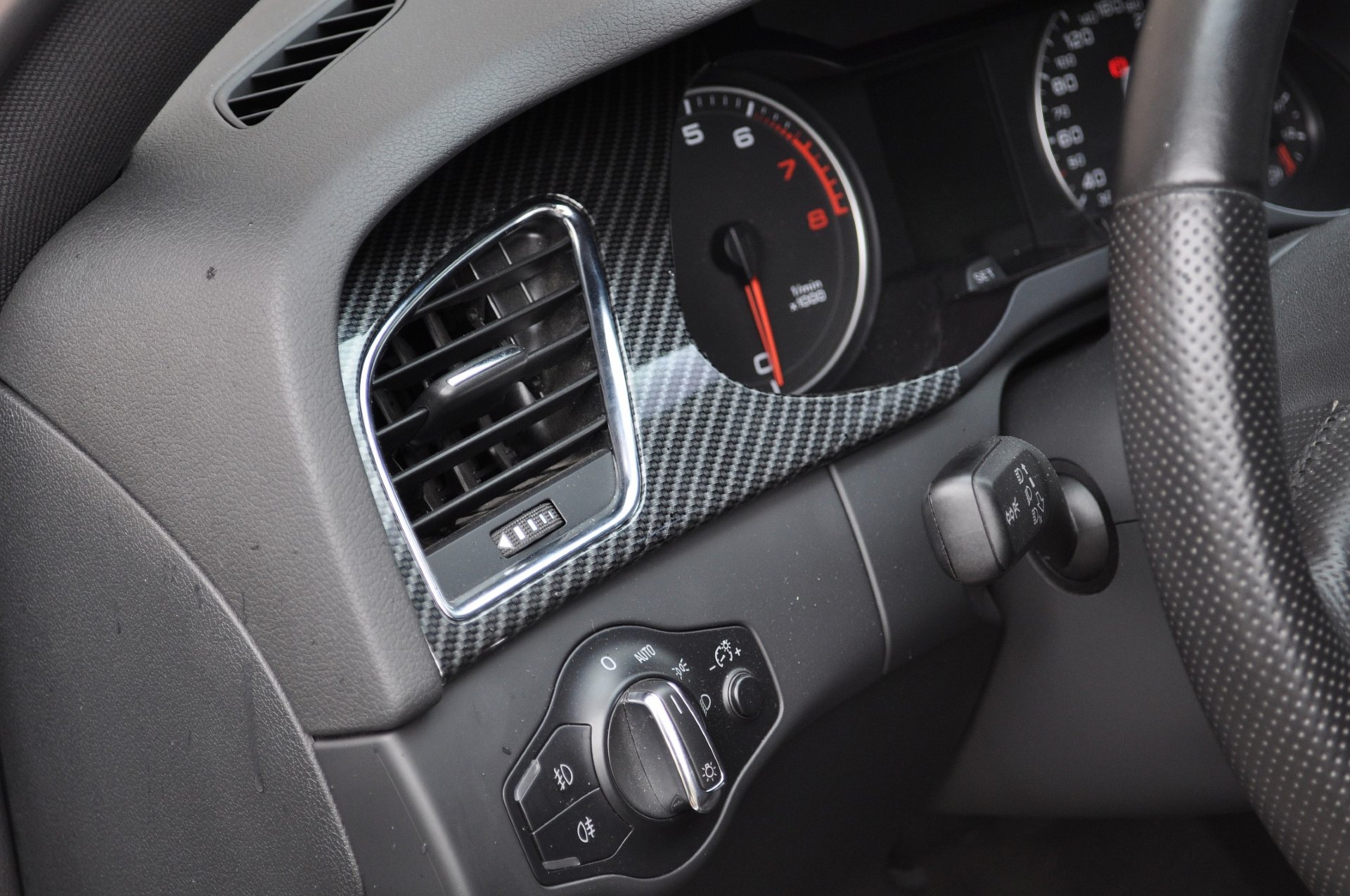 фактура, конечно, не отсутствует, но какой-то эффект глубины все же есть — Audi A4 (B8)