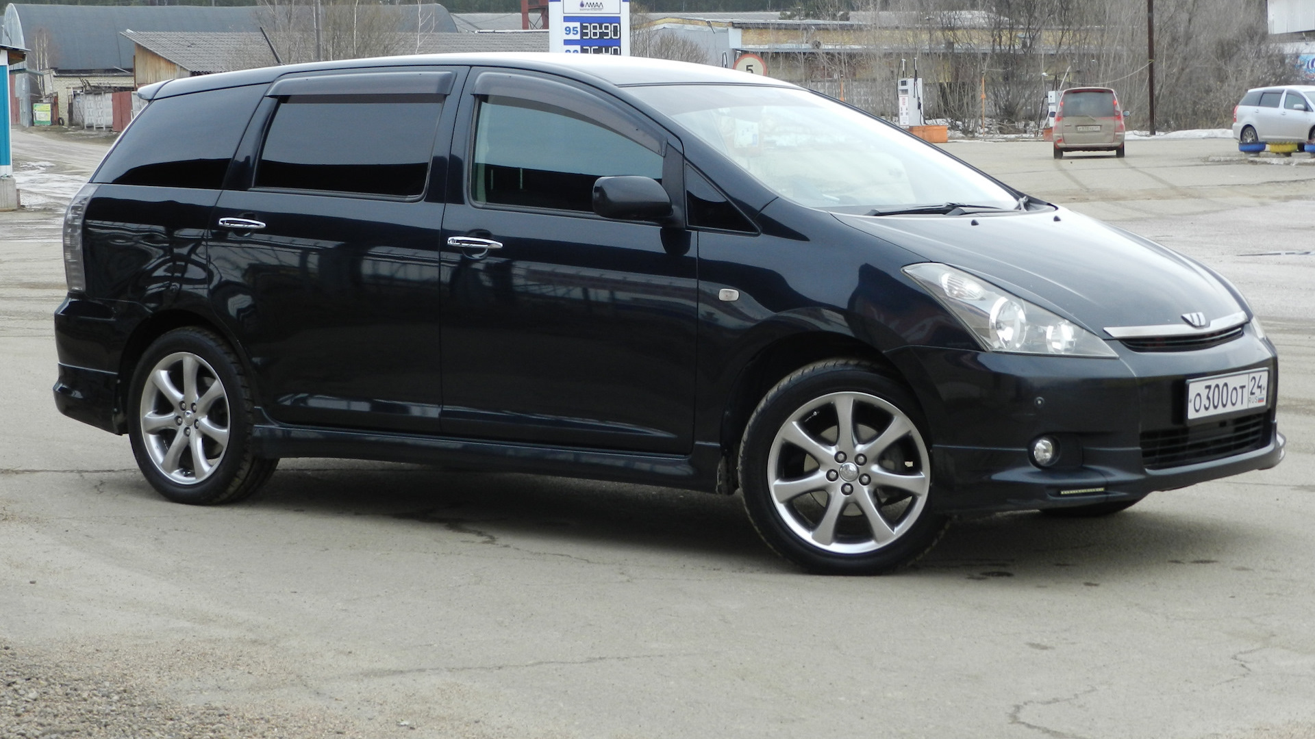 Тойота Виш 2005 года. Toyota Wish 2.0 z.