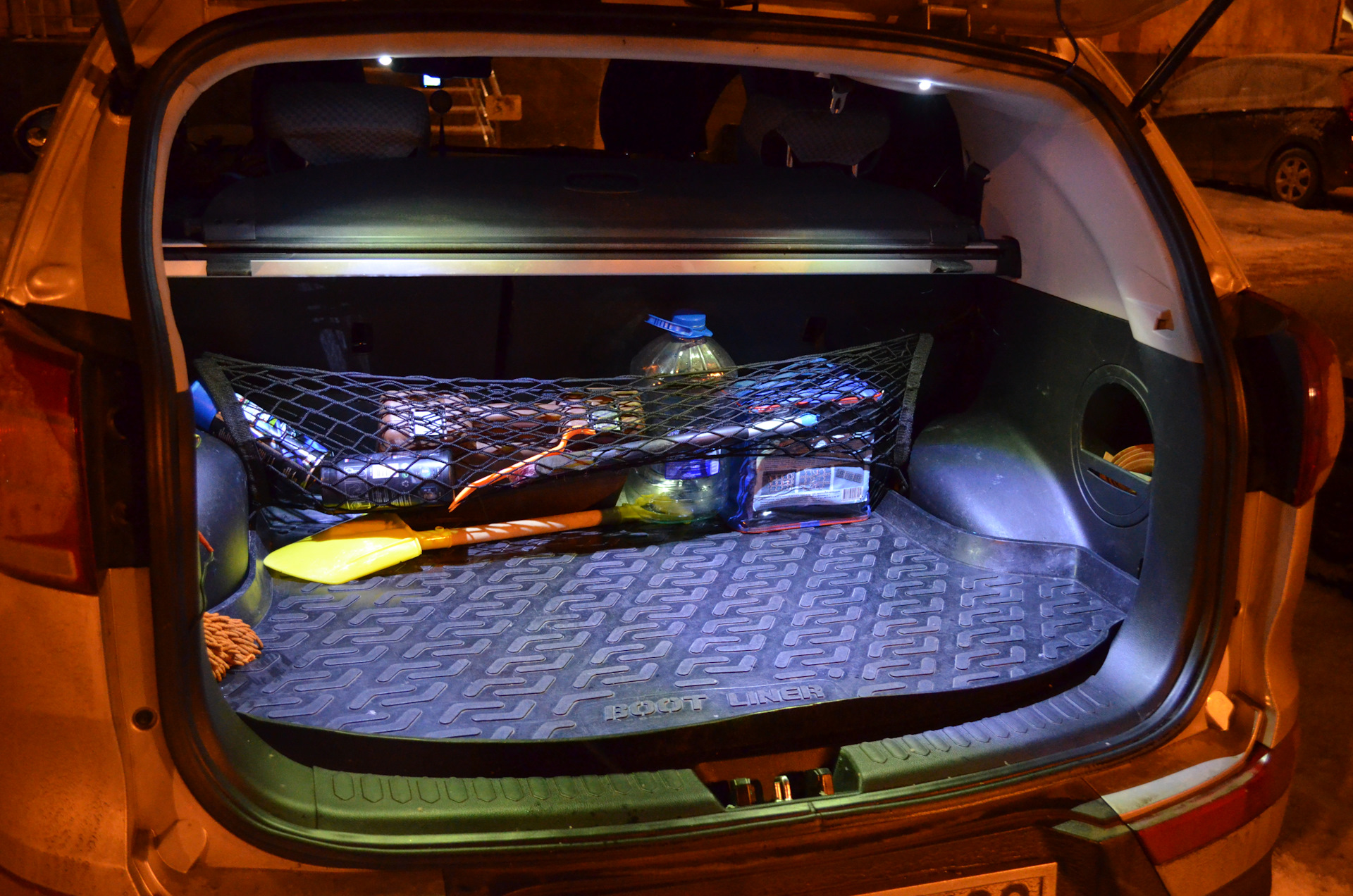 Подсветка багажника Kia Sportage SL