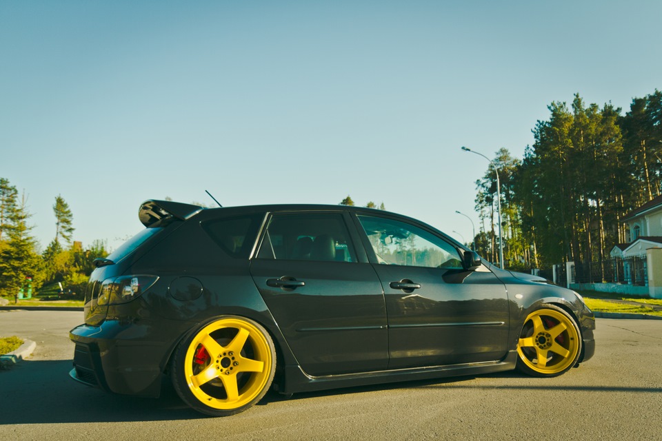 Mazda 3 MPS stance