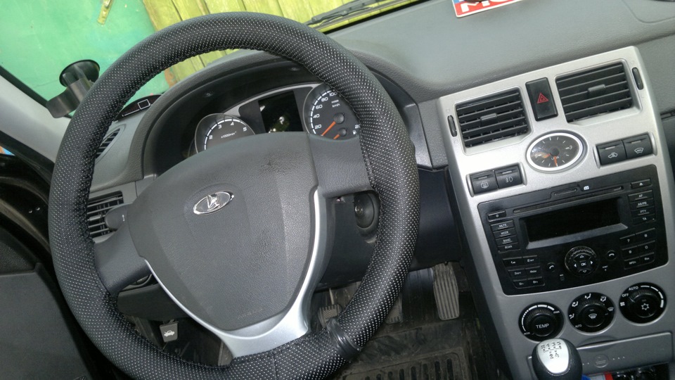 Перетяжка руля ЭКО кожей. — Lada Приора универсал, 1,6 л, 2012 года ...
