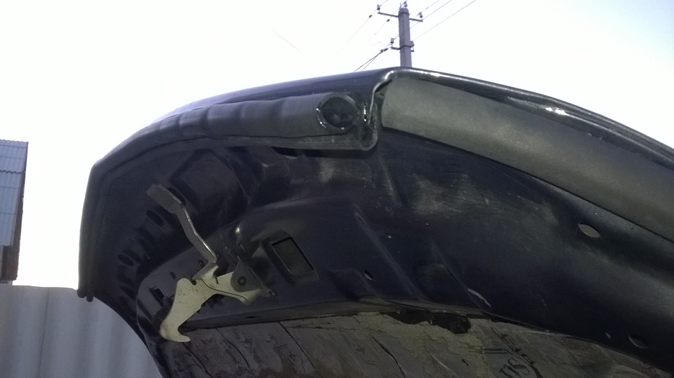 Уплотнитель капота — Opel Astra H, 1,8 л, 2010 года | аксессуары | DRIVE2